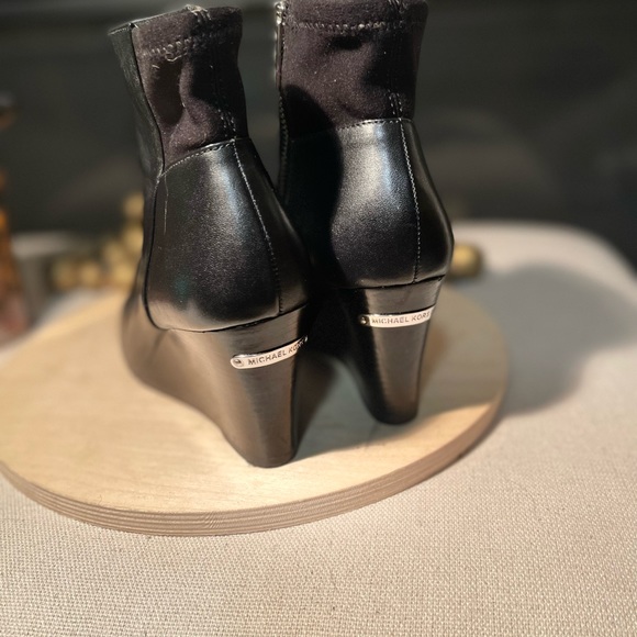 Michael Kors | Bromley Wedge Black Ankle Boot 6M - Picture 4 of 14